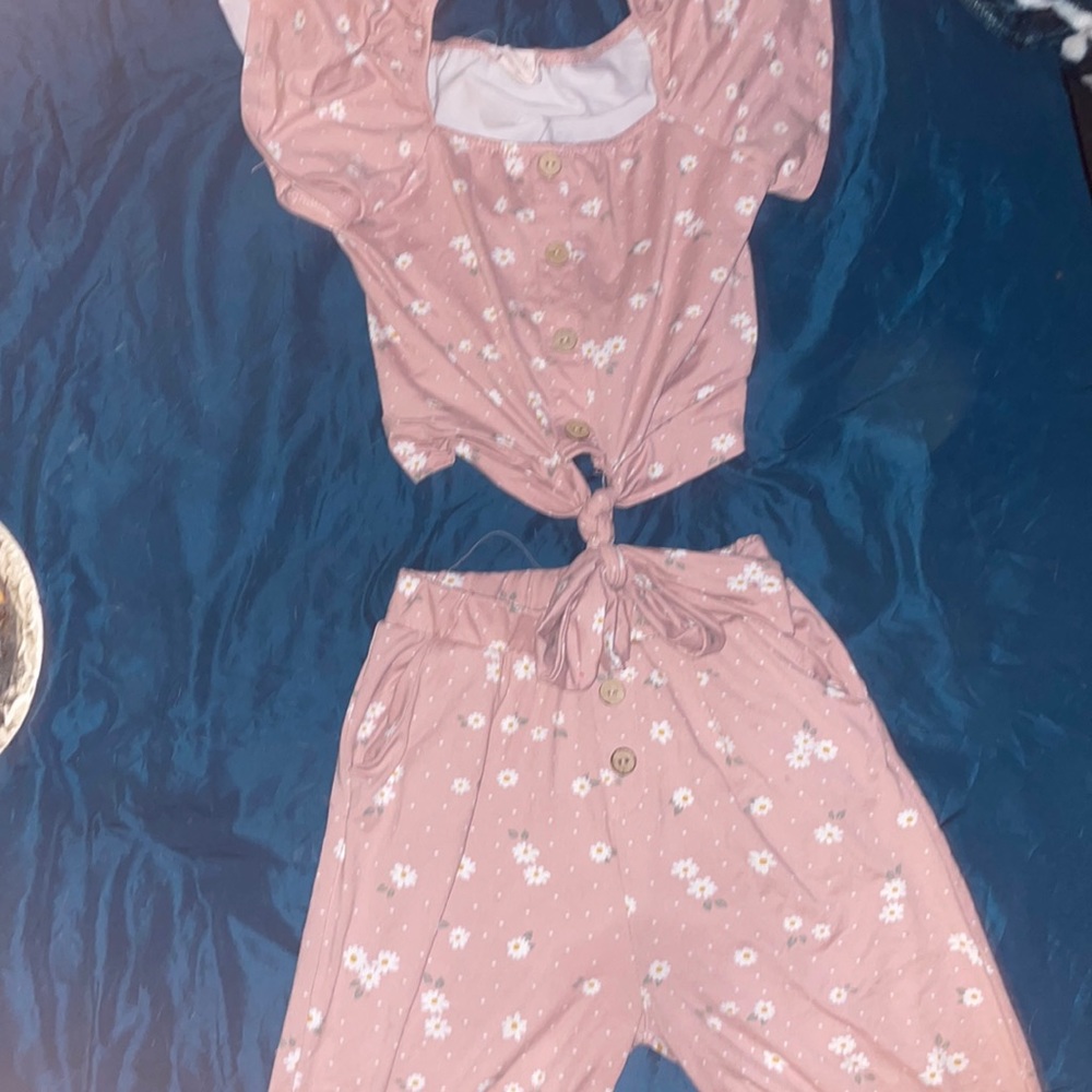 Flower outfit juniors sz6